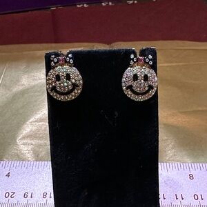 Betsey Johnson Smiley Face Earrings euc